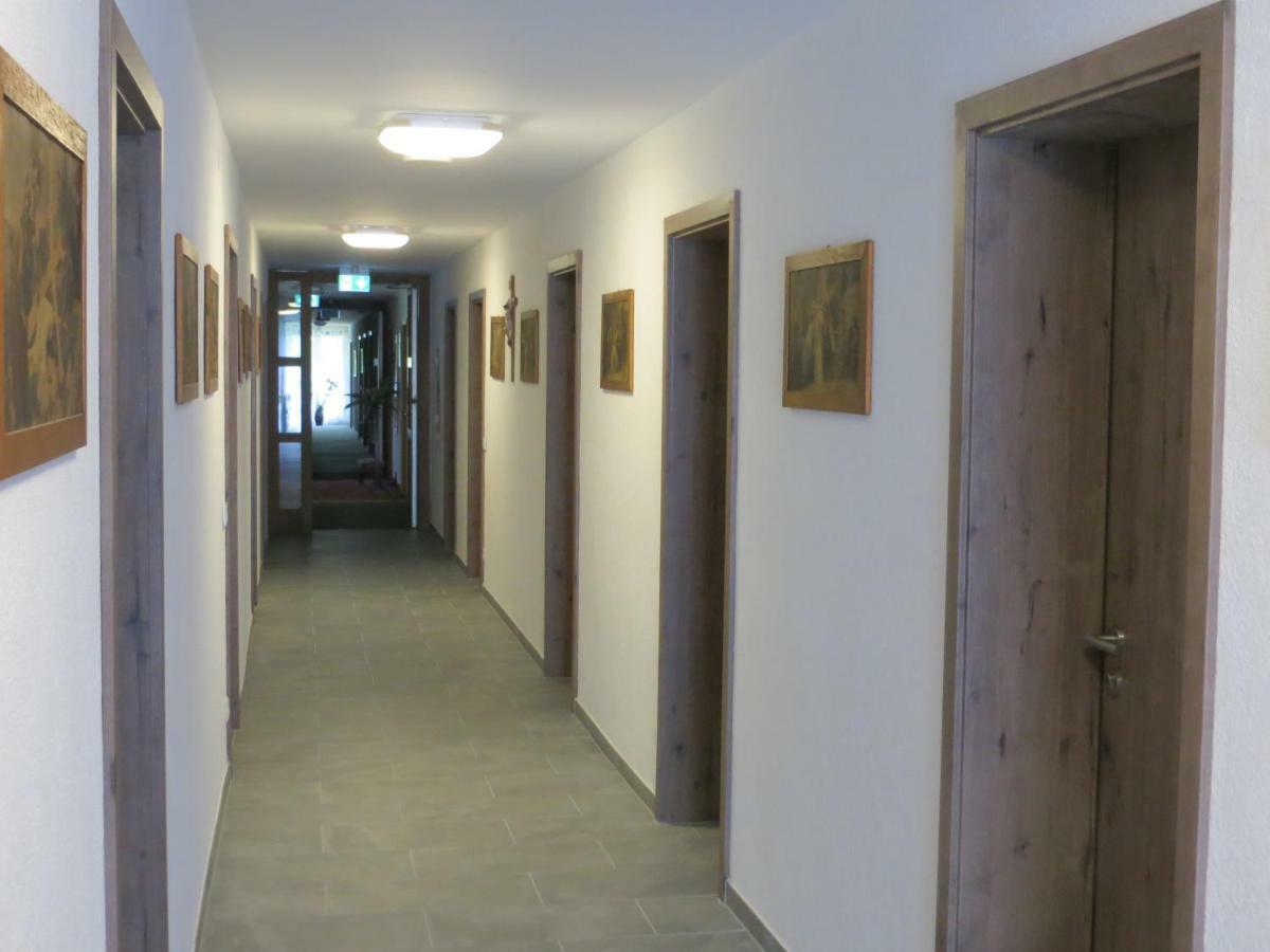 Gaeste- Und Tagungshaus Maria Trost 보이론 외부 사진